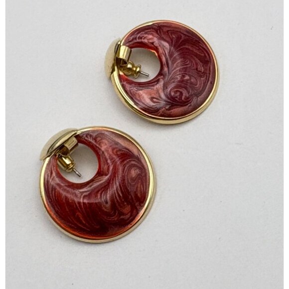 Vintage Gold Tone Dangle Earrings Red Swirl Enamel Retro 80s Door Knocker - Picture 5 of 6